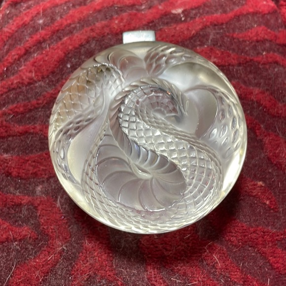 Bluck’s of Bermuda crystal box - Picture 1 of 3